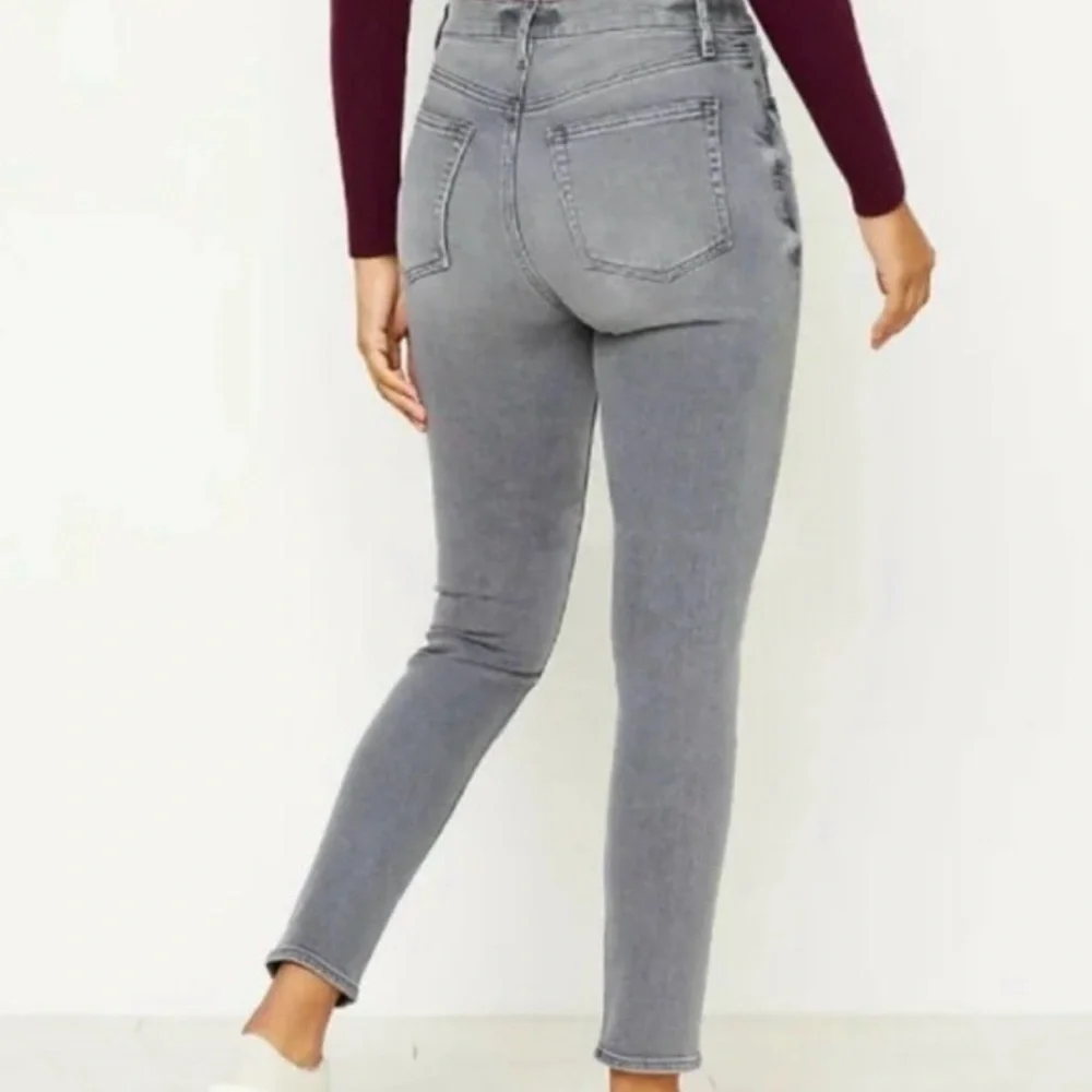 LOFT High Waist Skinny jeans in a grey wash